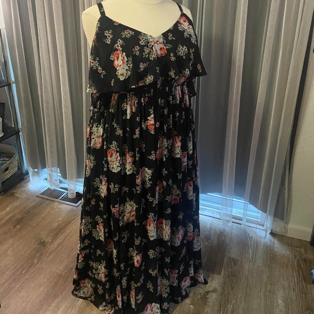 Torrid size 3 flutter sleeve maxi floral dress